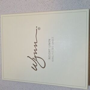 Egyptian Wynn Resort Cotton Jacquard King Fitted Sheet. New retail $380 Sealed